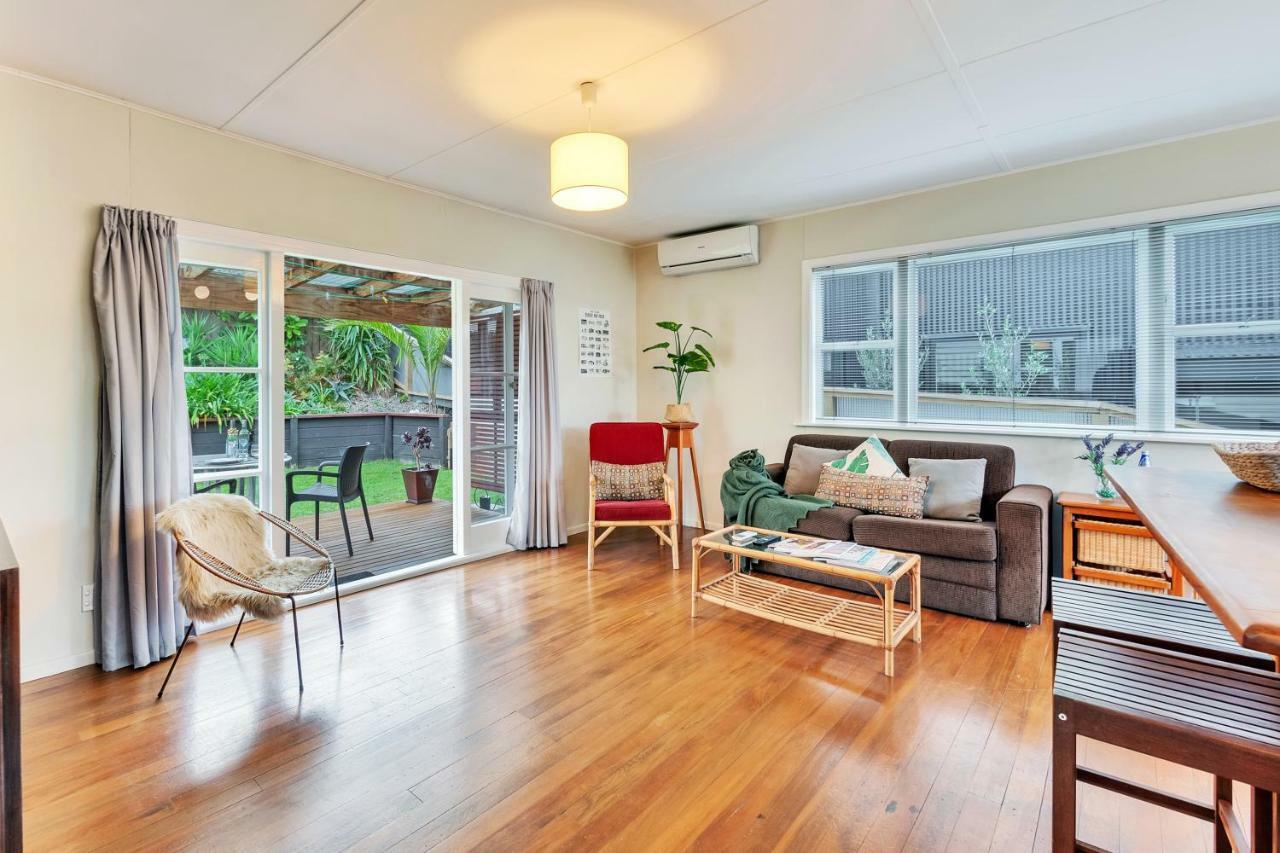 Sunny & Cozy Home Near Western Springs オークランド エクステリア 写真